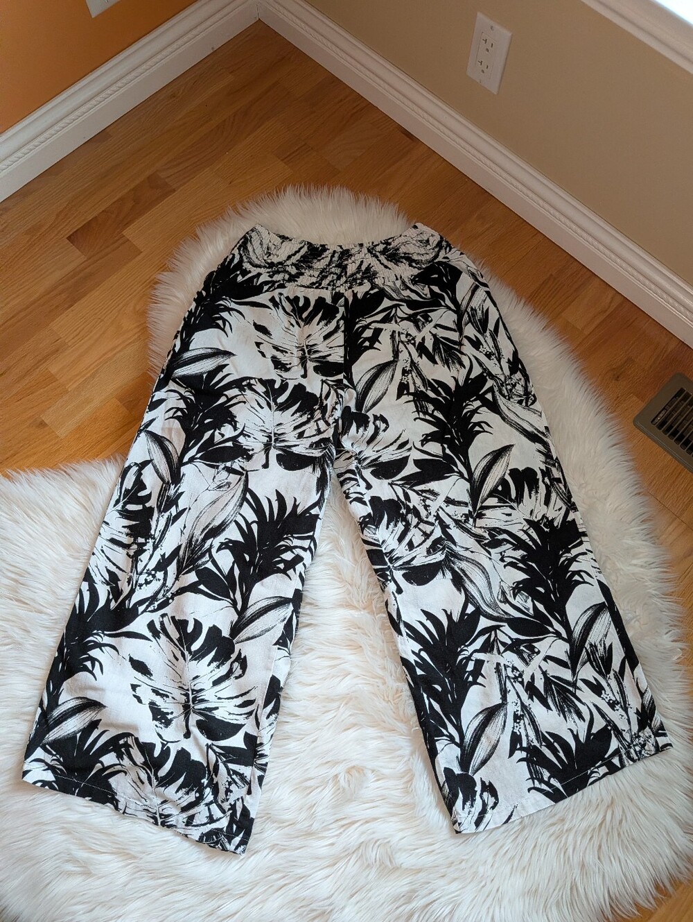 Tahari Women's Black & White Floral Wide-Leg Pants Linen Size Linen